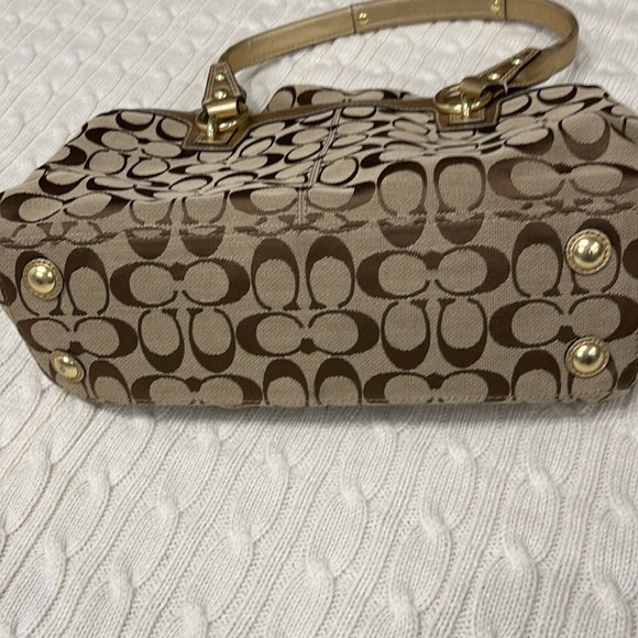 Coach Purse Signature Print/Gold - Picture 4 of 8